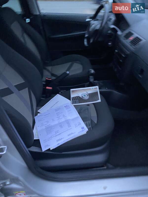 Универсал Skoda Fabia 2006 в Полтаве