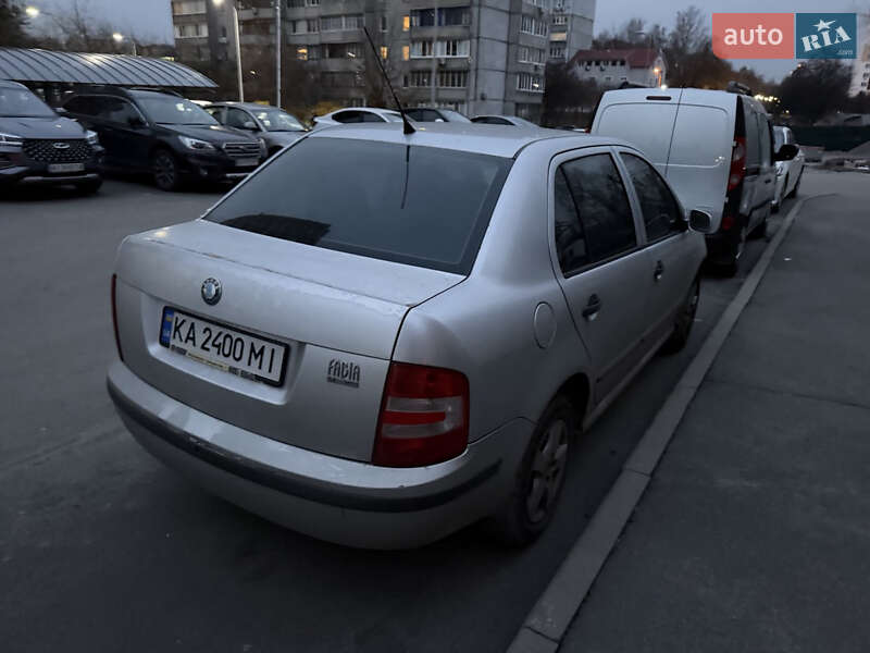 Седан Skoda Fabia 2007 в Києві