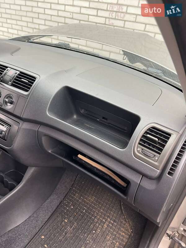 Хэтчбек Skoda Fabia 2010 в Запорожье