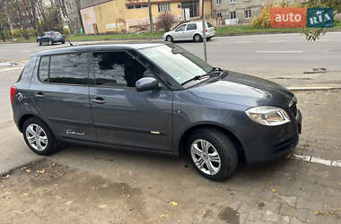 Хэтчбек Skoda Fabia 2009 в Черновцах