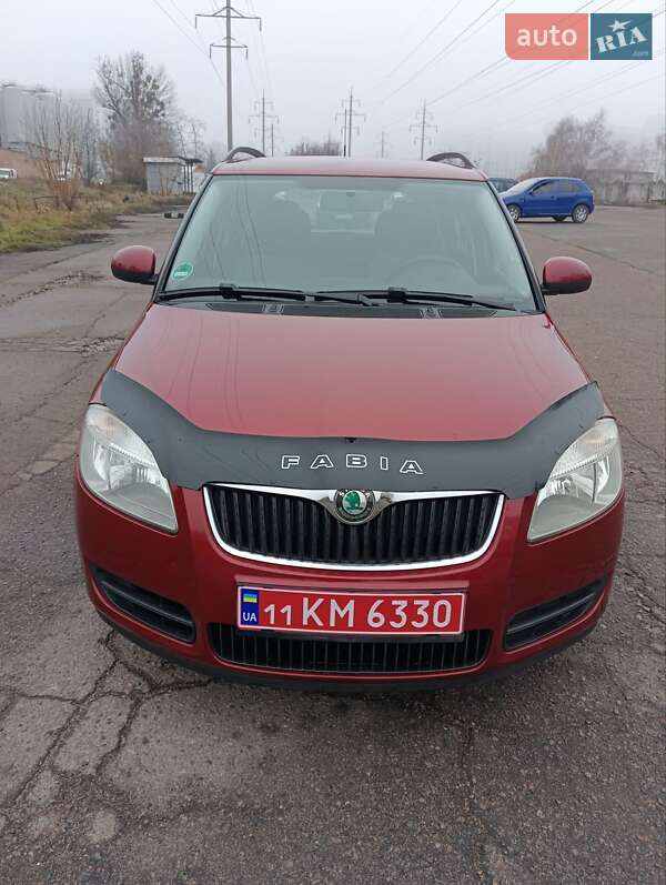 Универсал Skoda Fabia 2010 в Полтаве