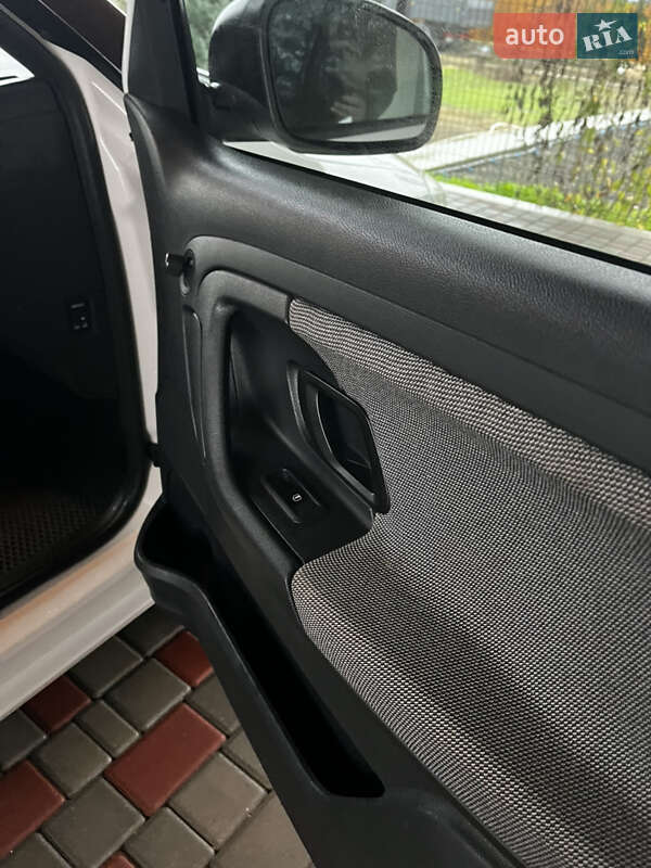 Хэтчбек Skoda Fabia 2010 в Одессе