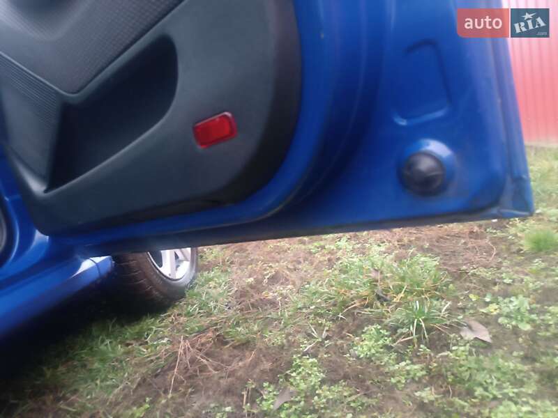 Хэтчбек Skoda Fabia 2005 в Киеве