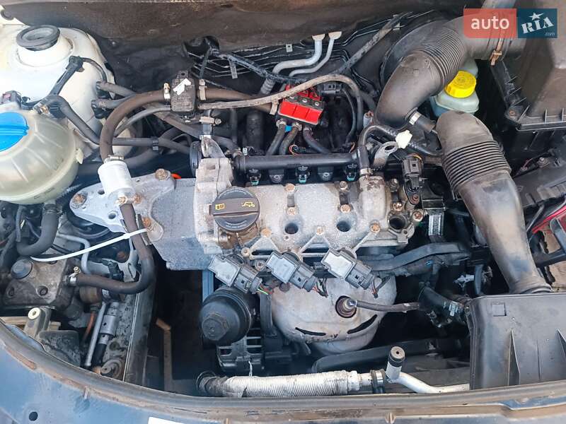 Хэтчбек Skoda Fabia 2010 в Днепре