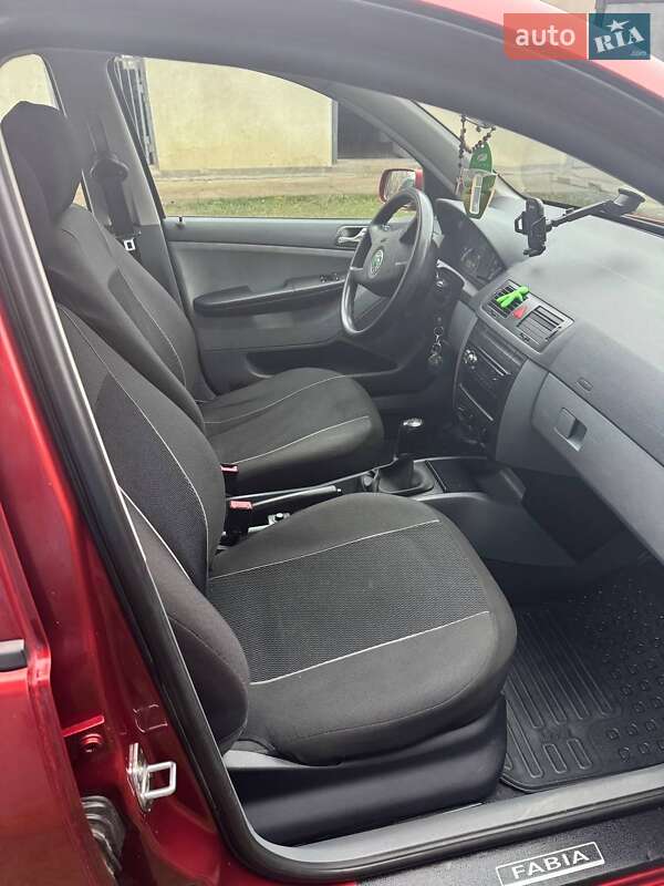 Седан Skoda Fabia 2002 в Золочеве