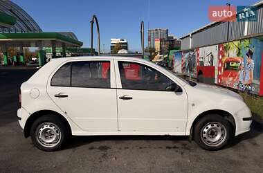 Седан Skoda Fabia 2006 в Киеве