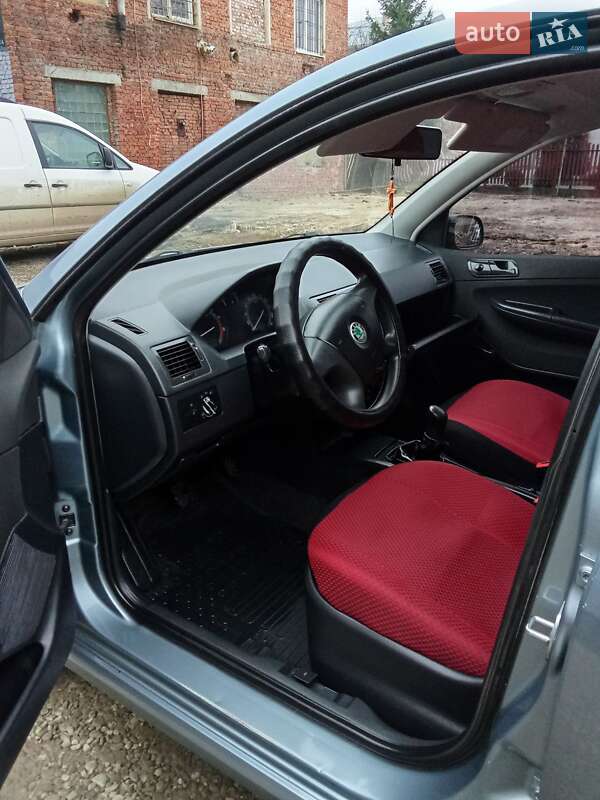 Хэтчбек Skoda Fabia 2005 в Ивано-Франковске