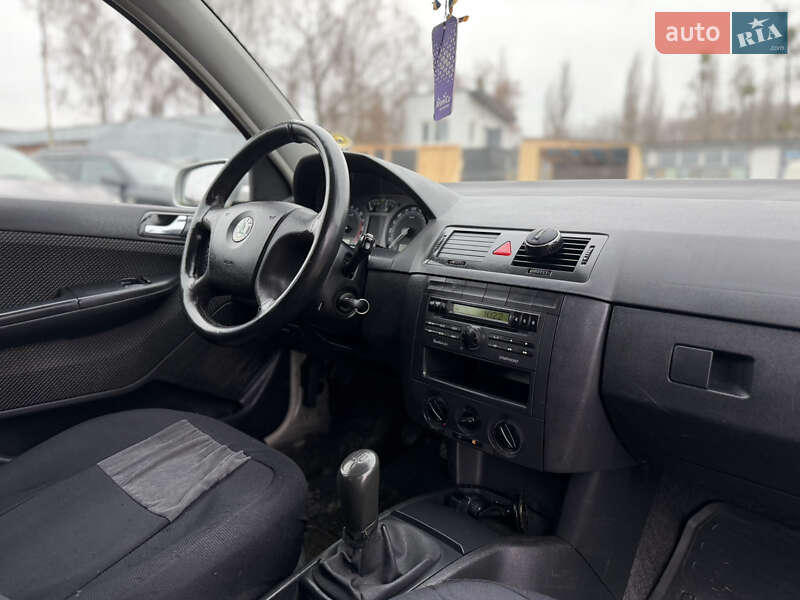 Универсал Skoda Fabia 2007 в Ровно фото 30 Универсал Skoda Fabia 2007 в Ровно