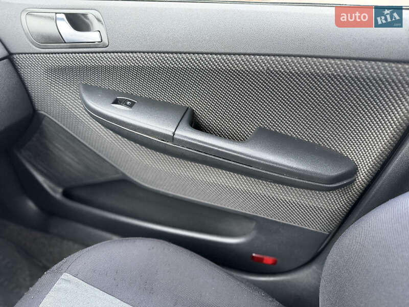 Универсал Skoda Fabia 2007 в Ровно фото 33 Универсал Skoda Fabia 2007 в Ровно