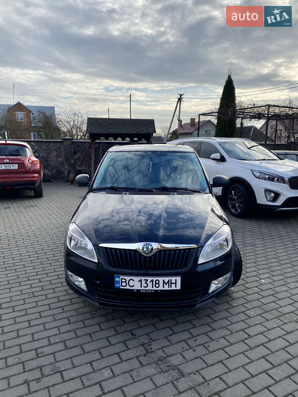 Хэтчбек Skoda Fabia 2012 в Каменке-Бугской
