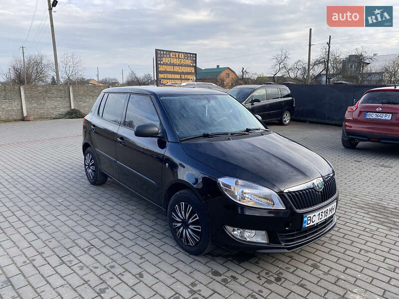 Хэтчбек Skoda Fabia 2012 в Каменке-Бугской