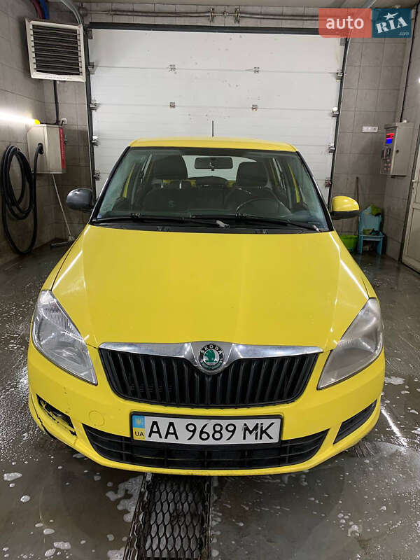 Хетчбек Skoda Fabia 2012 в Києві фото 3 Хетчбек Skoda Fabia 2012 в Києві