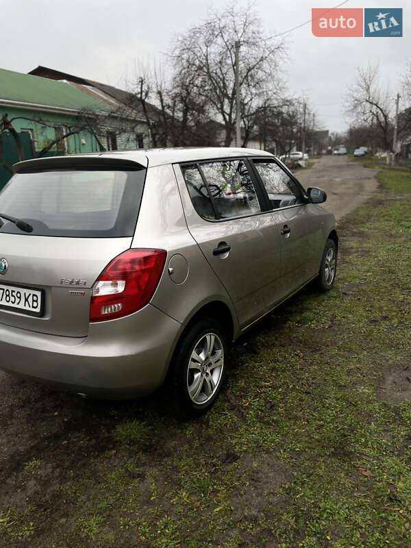 Хэтчбек Skoda Fabia 2012 в Чернигове фото 8 Хэтчбек Skoda Fabia 2012 в Чернигове