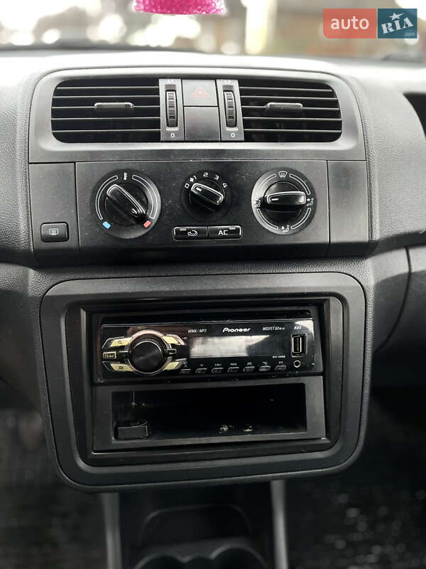 Хэтчбек Skoda Fabia 2012 в Чернигове фото 17 Хэтчбек Skoda Fabia 2012 в Чернигове