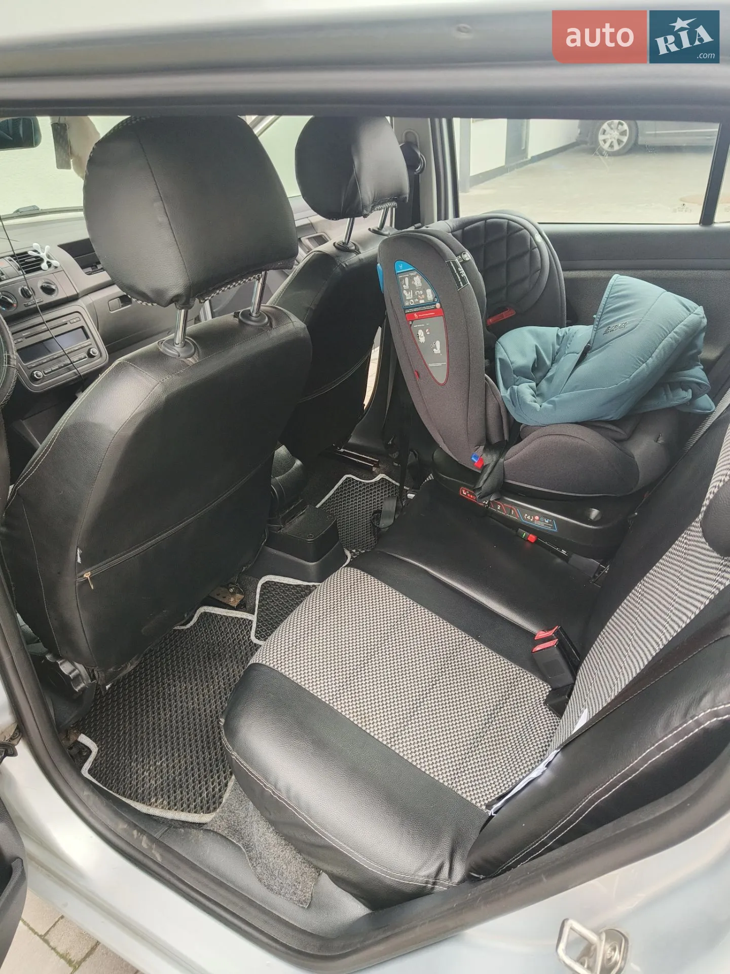 2011 Skoda Fabia - мініатюра 11