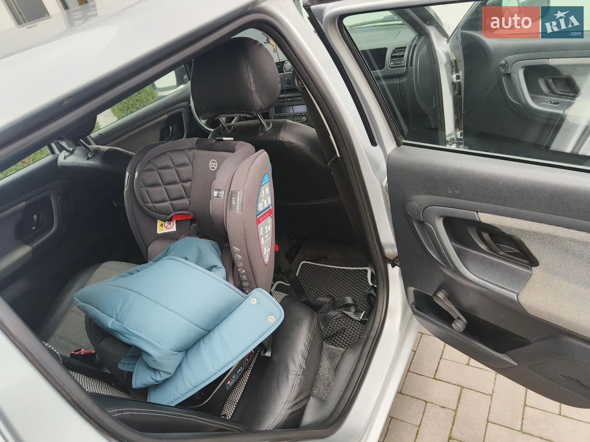 2011 Skoda Fabia - мініатюра 13