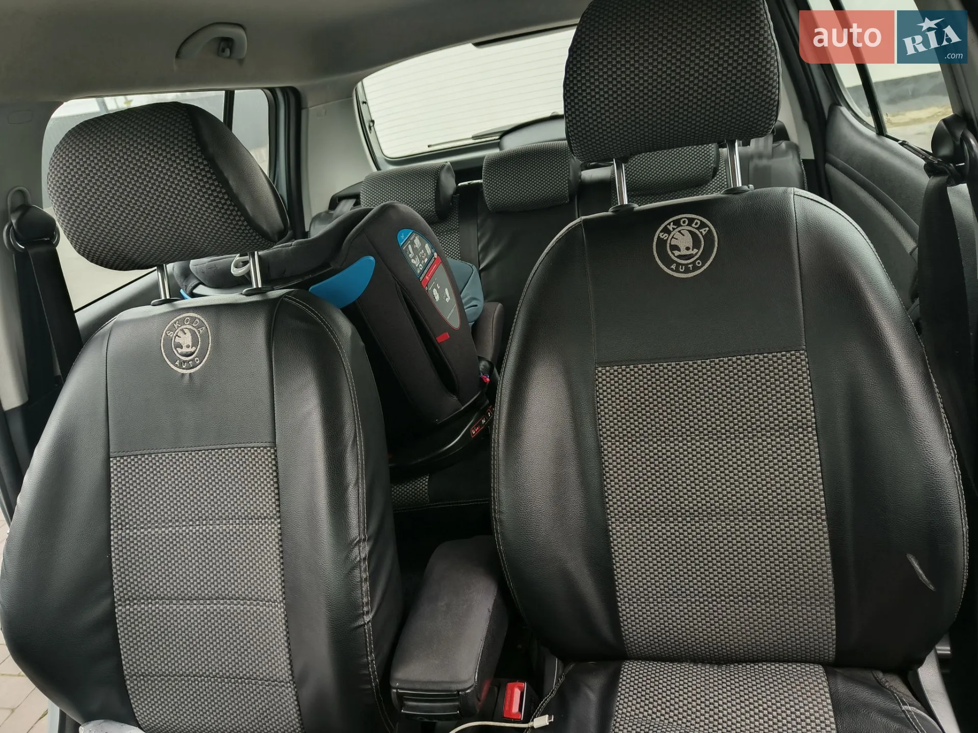 2011 Skoda Fabia - мініатюра 8