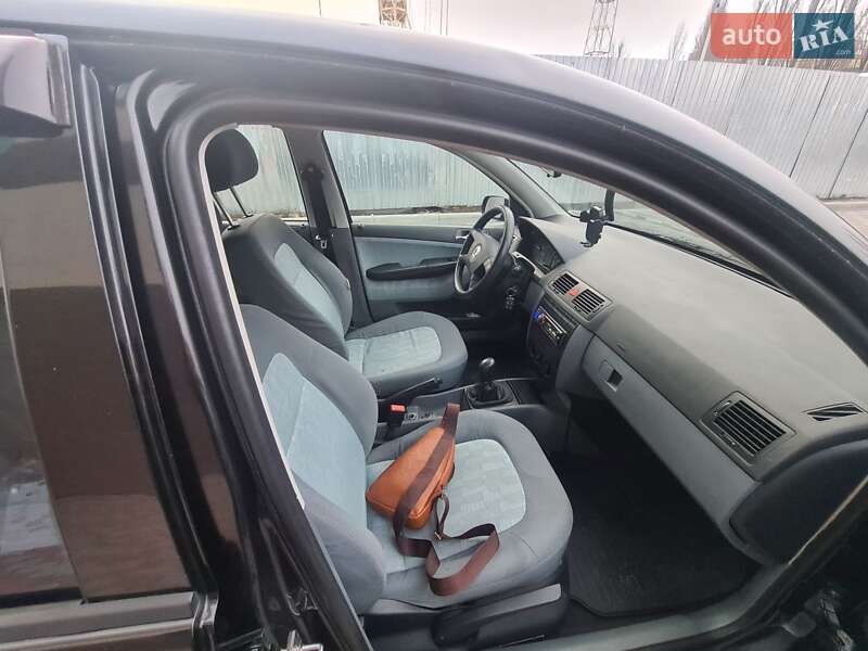 Универсал Skoda Fabia 2002 в Черкассах