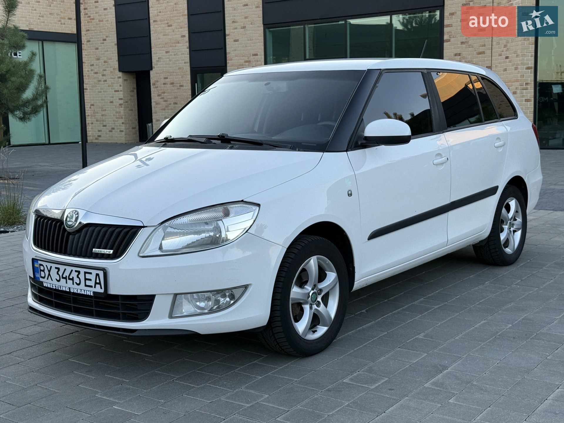 2011 Skoda Fabia - мініатюра 3