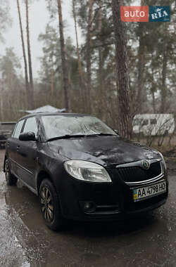 Хэтчбек Skoda Fabia 2008 в Киеве