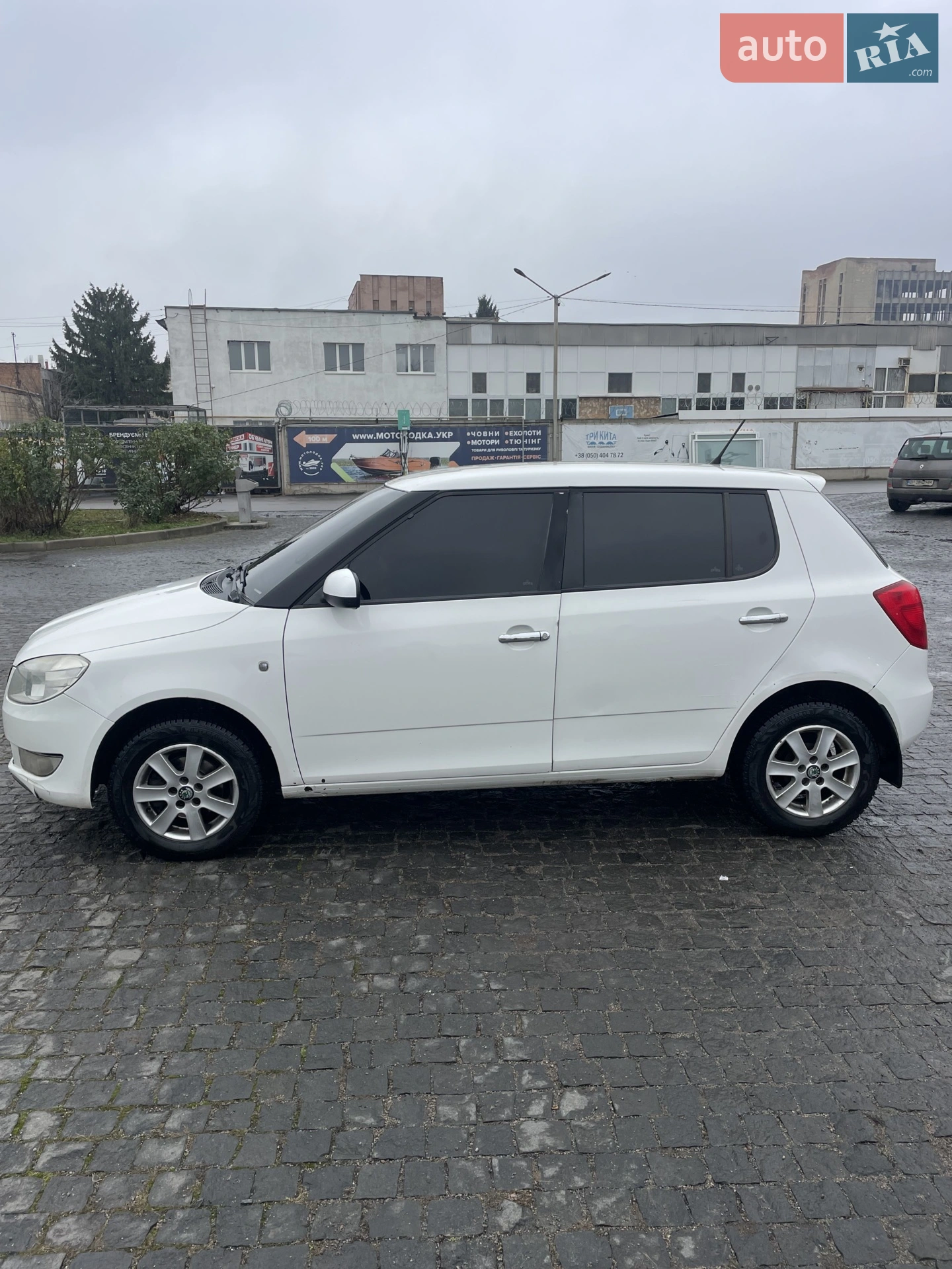2011 Skoda Fabia - мініатюра 3