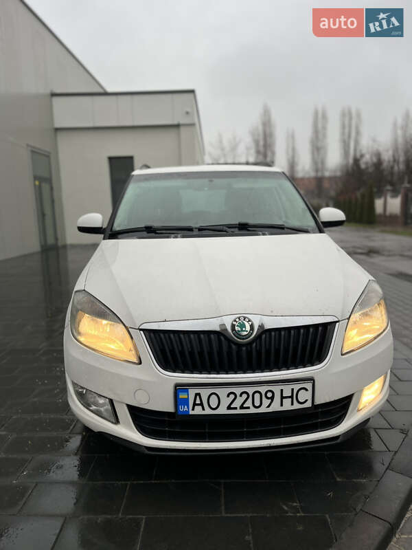 Універсал Skoda Fabia 2012 в Ужгороді
