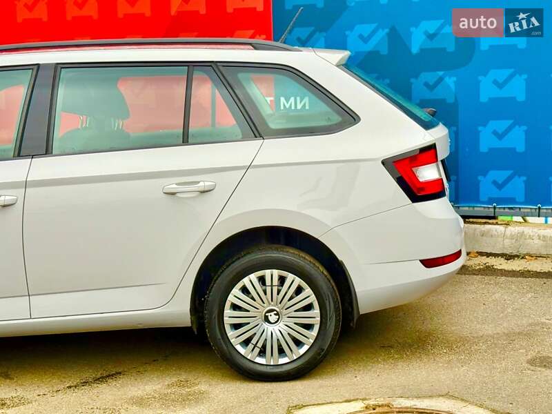 Универсал Skoda Fabia 2021 в Киеве