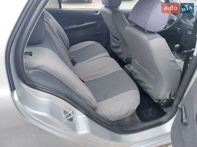 Седан Skoda Fabia 2004 в Калуші