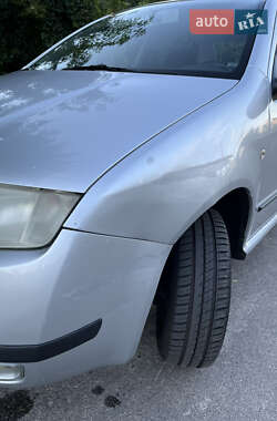 Седан Skoda Fabia 2004 в Києві
