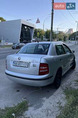 Седан Skoda Fabia 2004 в Києві