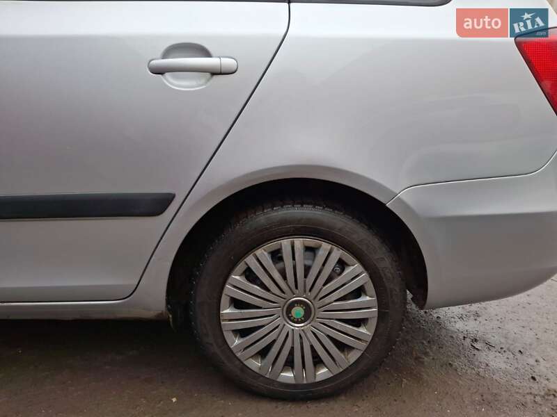 Універсал Skoda Fabia 2012 в Ужгороді