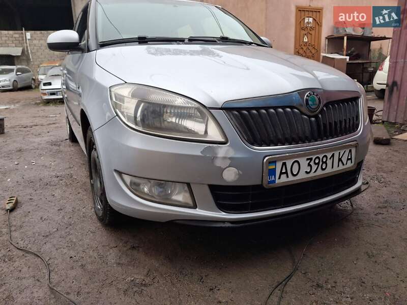 Універсал Skoda Fabia 2012 в Ужгороді