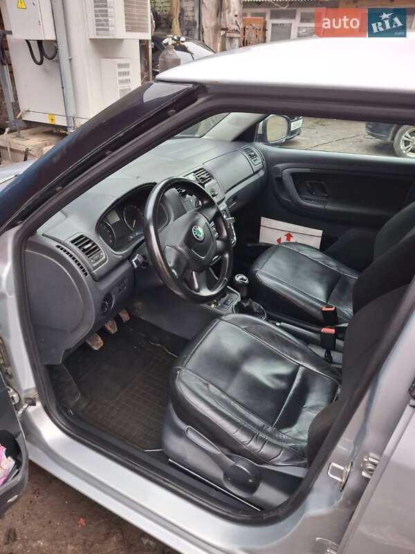 Універсал Skoda Fabia 2012 в Ужгороді