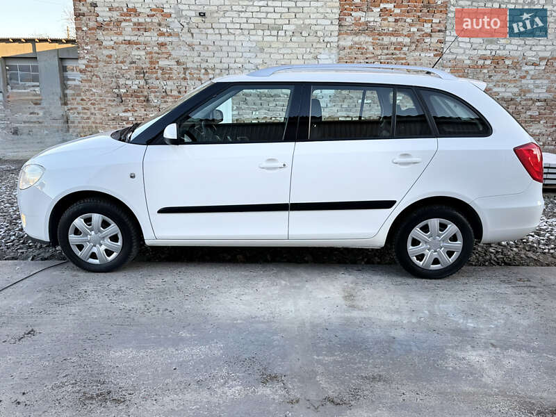 Універсал Skoda Fabia 2010 в Луцьку