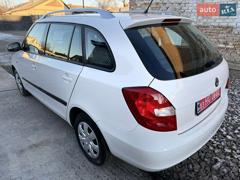 Універсал Skoda Fabia 2010 в Луцьку