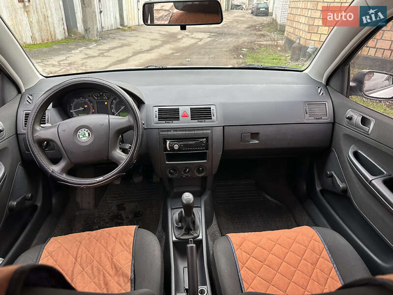 Хетчбек Skoda Fabia 2006 в Києві
