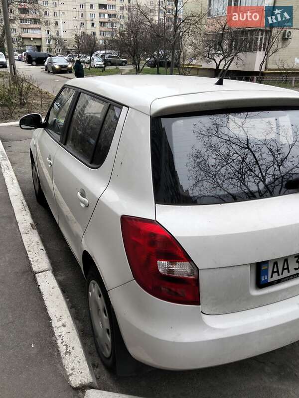 Хетчбек Skoda Fabia 2012 в Києві фото 3 Хетчбек Skoda Fabia 2012 в Києві