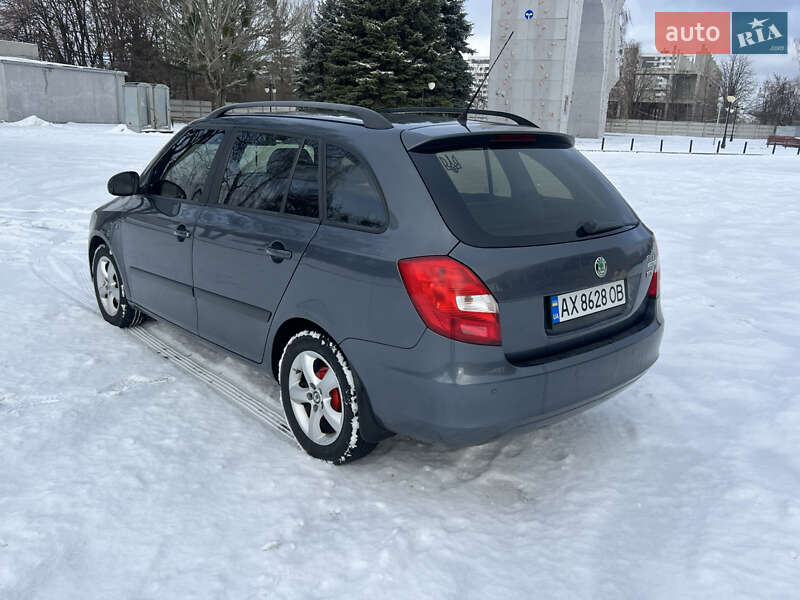 Універсал Skoda Fabia 2010 в Харкові