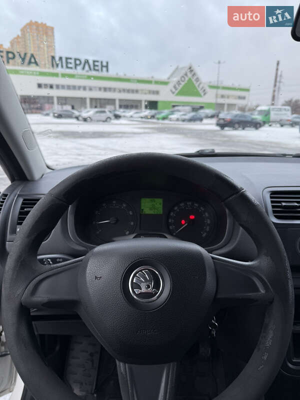 Хетчбек Skoda Fabia 2014 в Києві фото 12 Хетчбек Skoda Fabia 2014 в Києві