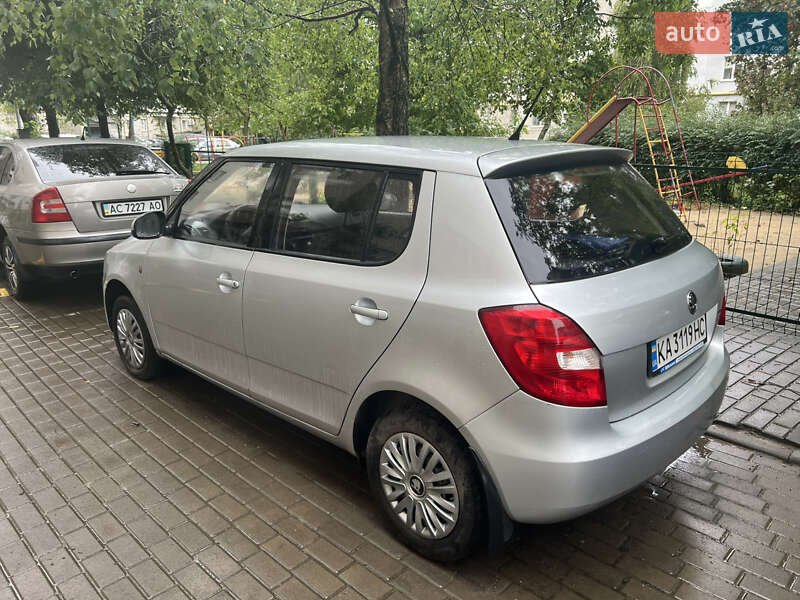 Хэтчбек Skoda Fabia 2013 в Луцке