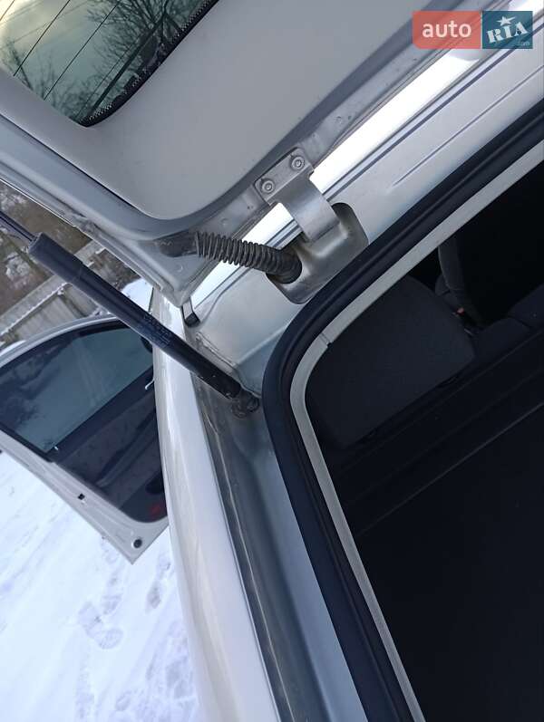 Універсал Skoda Fabia 2004 в Тернополі