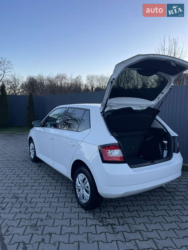 Хетчбек Skoda Fabia 2016 в Ужгороді