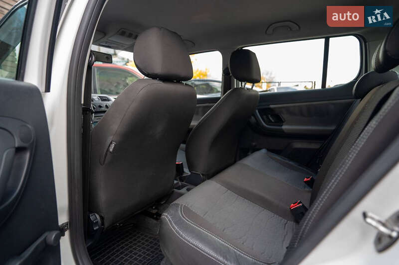 Хетчбек Skoda Fabia 2011 в Києві