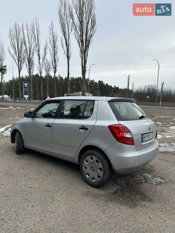 Хетчбек Skoda Fabia 2011 в Саврані