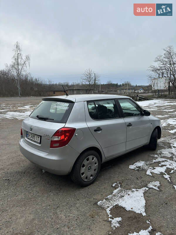 Хетчбек Skoda Fabia 2011 в Саврані