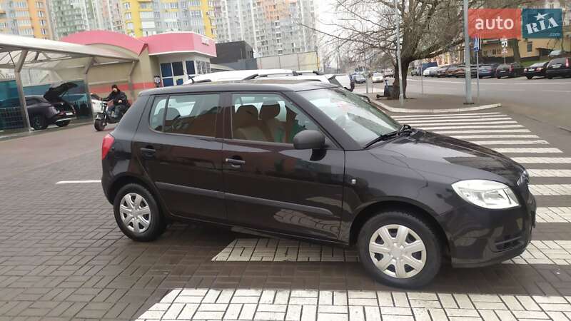 Хетчбек Skoda Fabia 2010 в Києві фото 3 Хетчбек Skoda Fabia 2010 в Києві