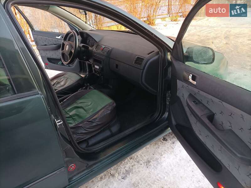 Хетчбек Skoda Fabia 2003 в Луцьку