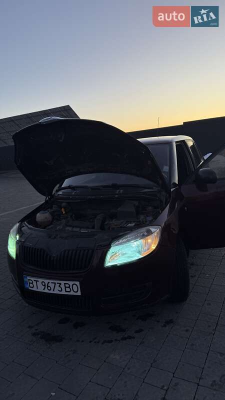 Хэтчбек Skoda Fabia 2010 в Львове