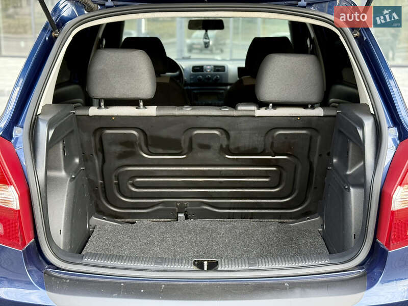 Хэтчбек Skoda Fabia 2009 в Днепре