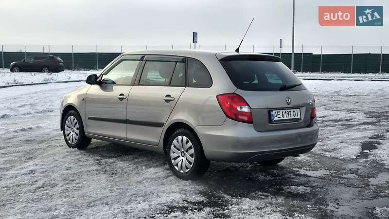 Універсал Skoda Fabia 2009 в Дніпрі